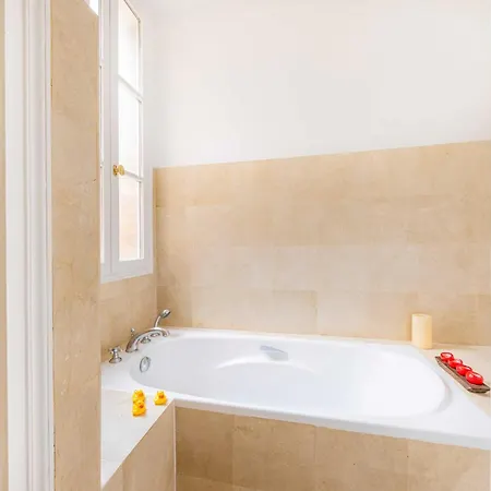 Daire Exceptional - 3br-7p- Auteuil